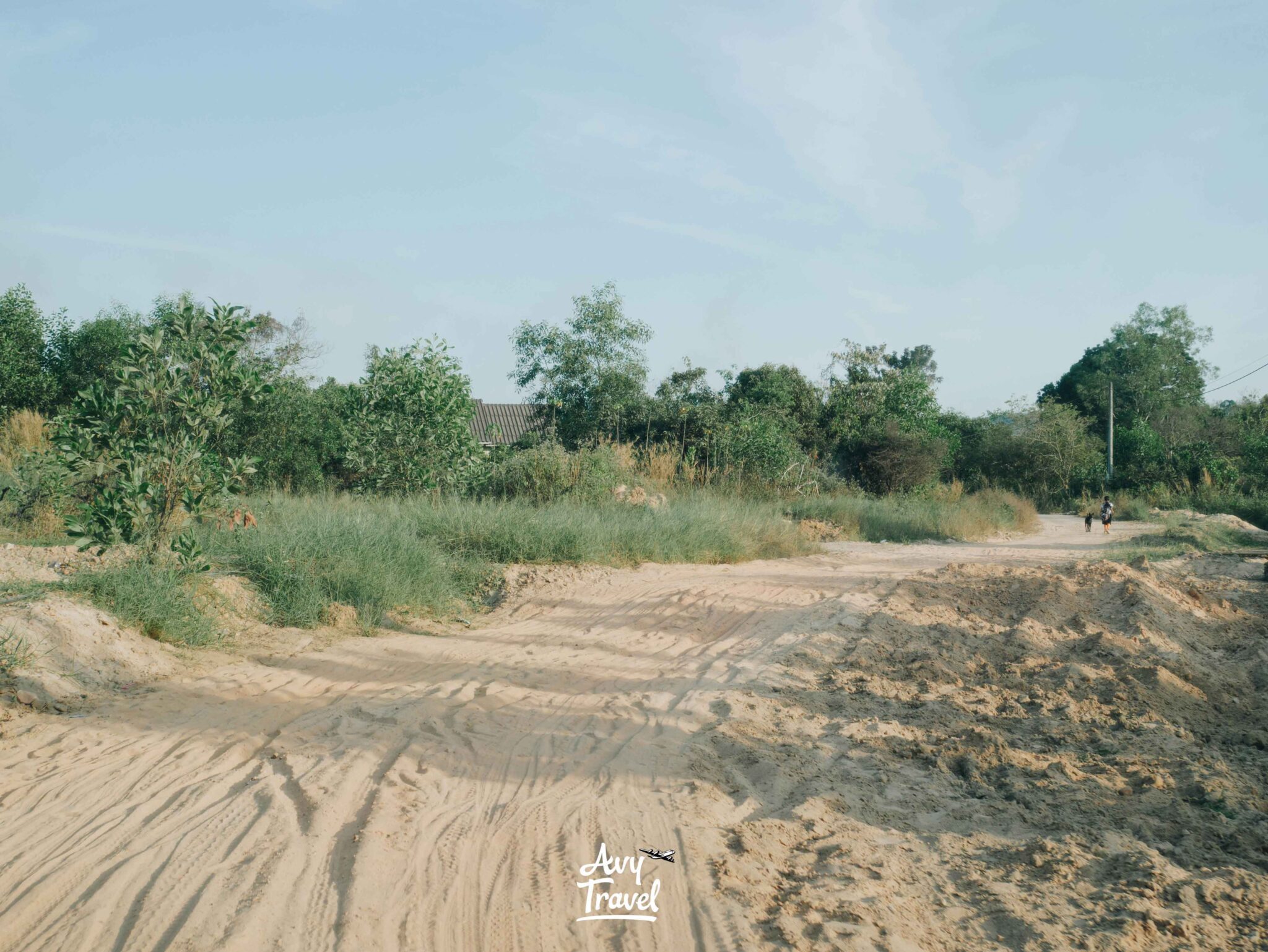 Small Dirt Road to Thansur Tatai Eco Resort