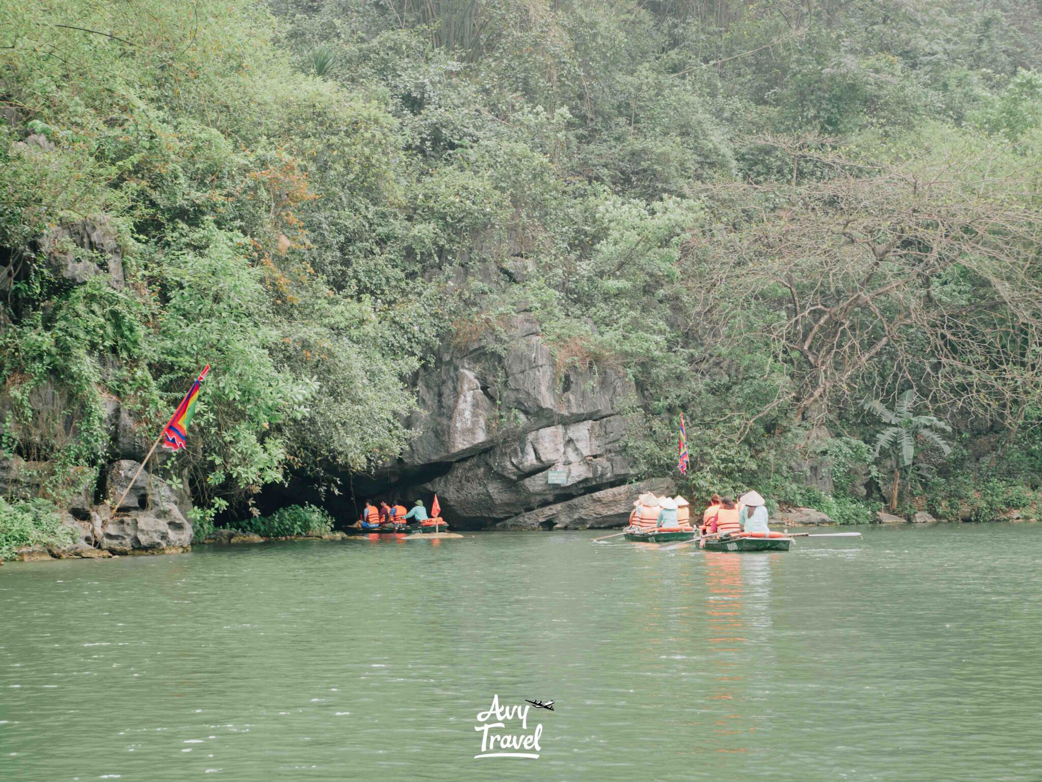 Trang An Boat Tour Ninh Binh