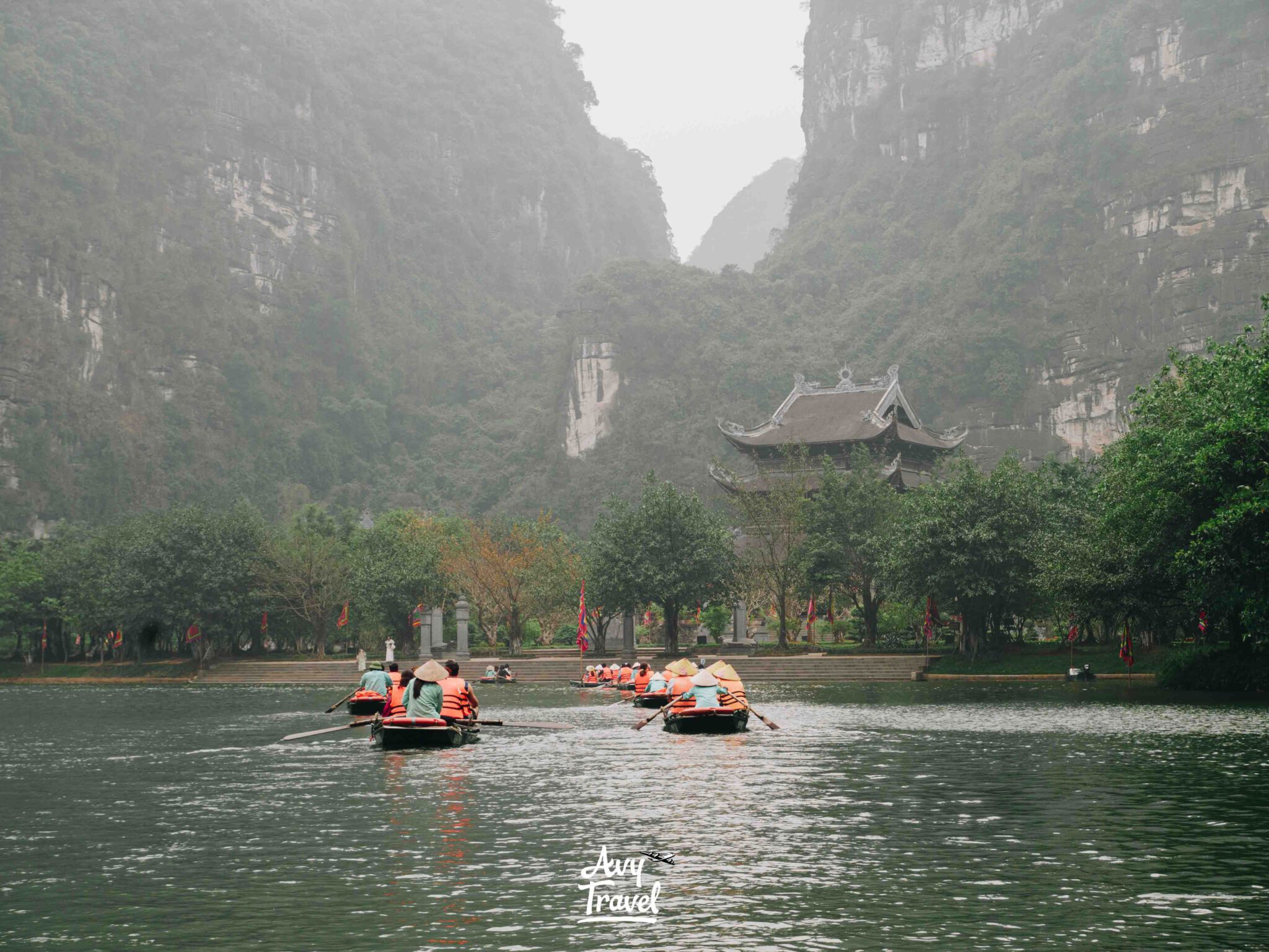 Trang An Boat Tour Ninh Binh