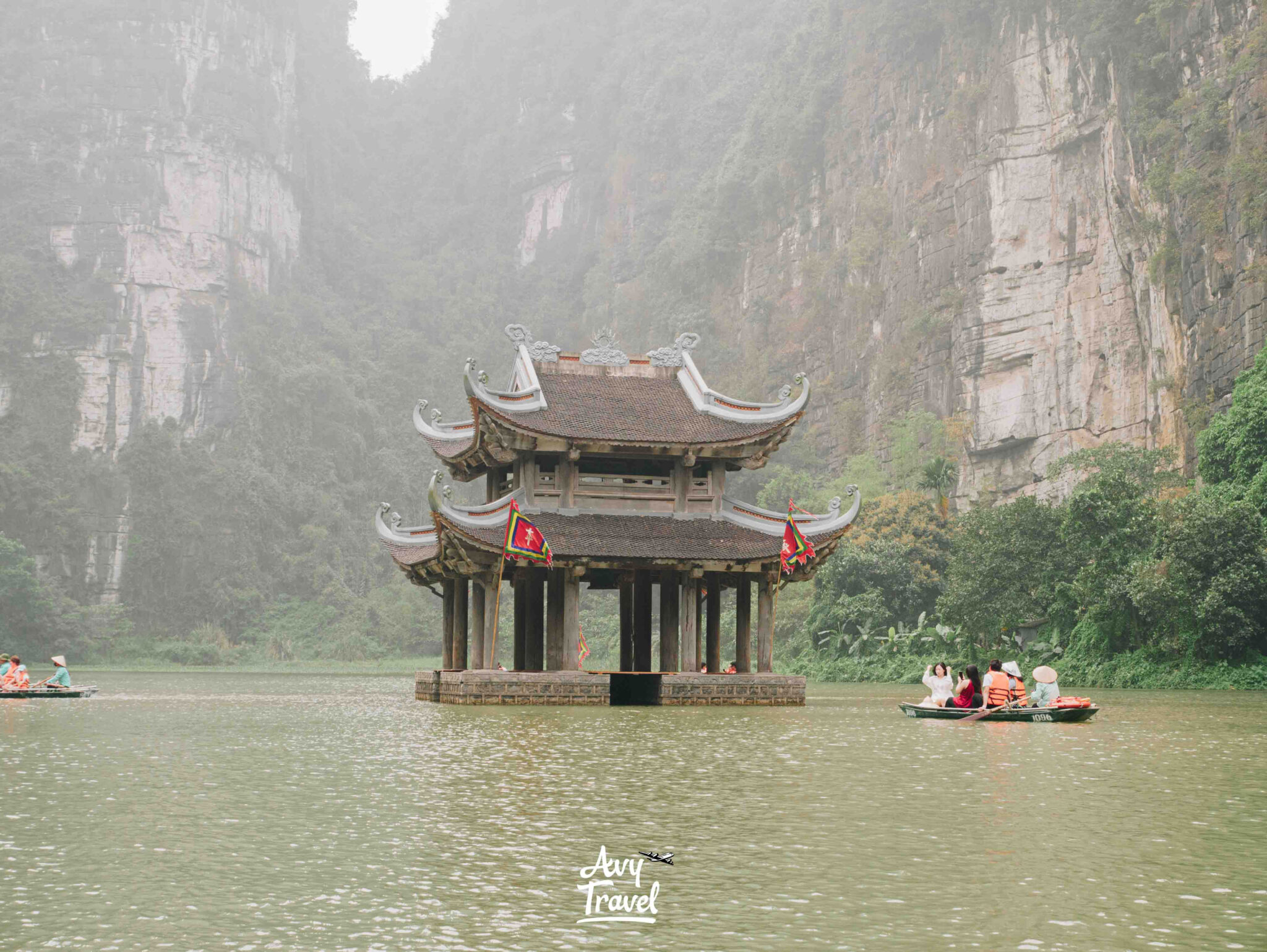Trang An Boat Tour Ninh Binh