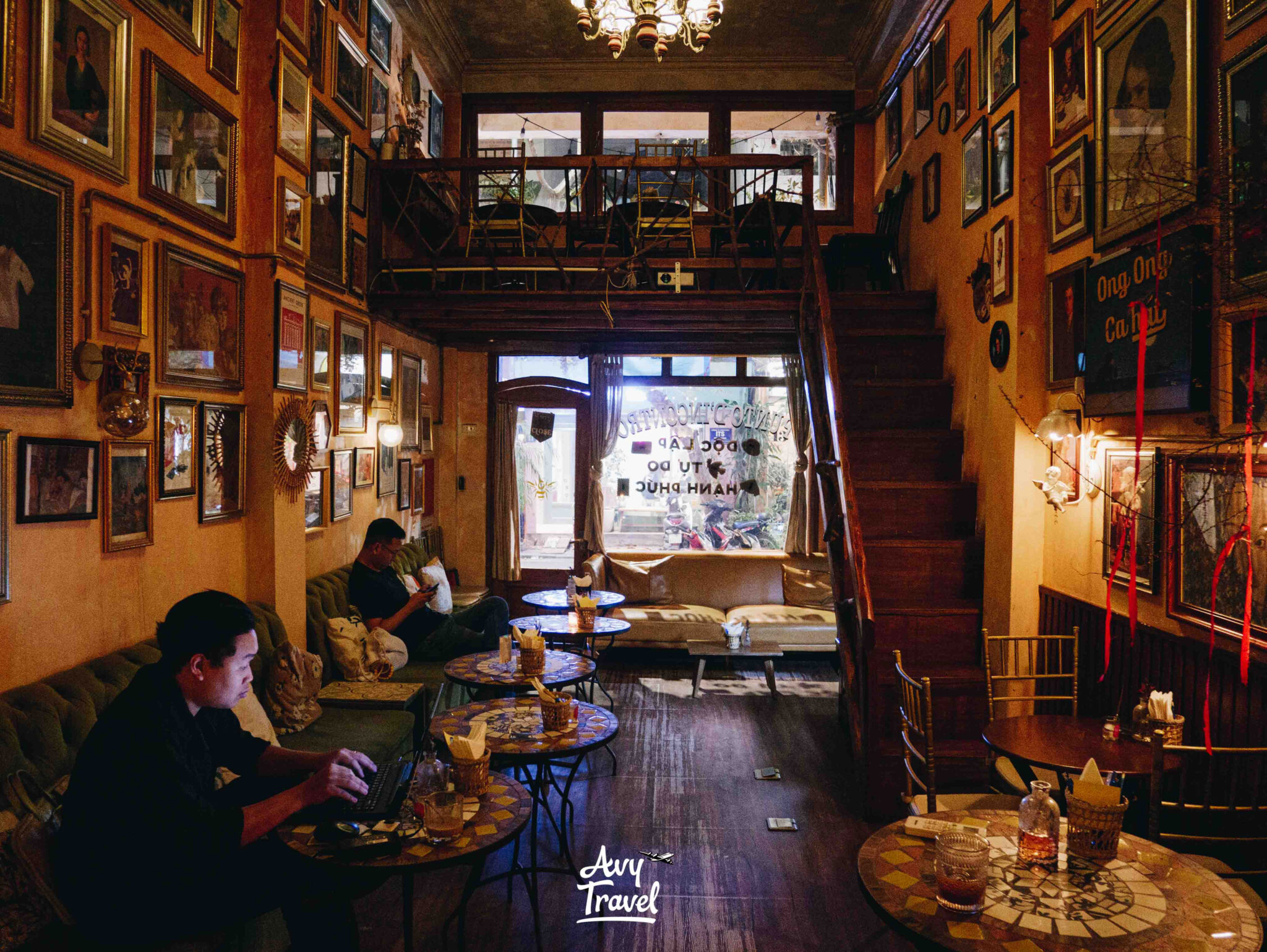 OngOng Cafe & Cocktail Bar Hanoi