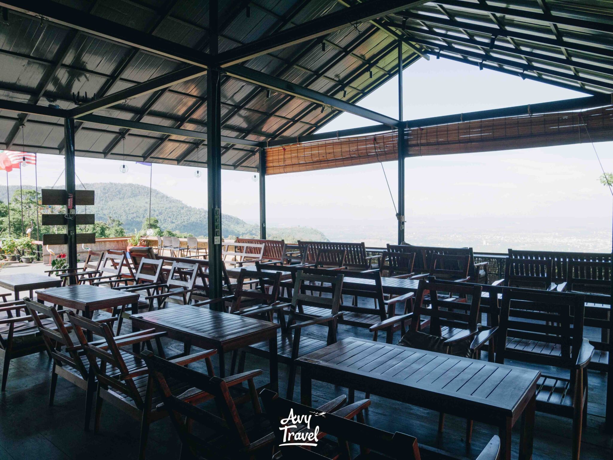 Thmor Muk Yeak Cafe Bokor National Park