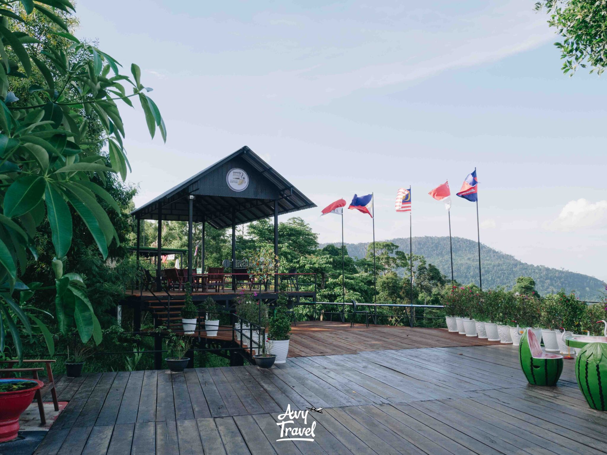 Thmor Muk Yeak Cafe Bokor National Park